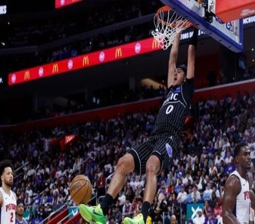 黑八奇迹预演魔术客场掀翻东部头号种子活塞！