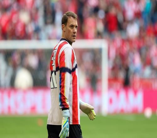 诺伊尔收获个人第13座德甲冠军，追平穆勒并列历史第一