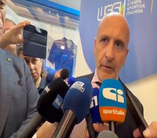 奥西利奥：巴萨想要巴斯托尼靠说没用，他们知道我们的电话