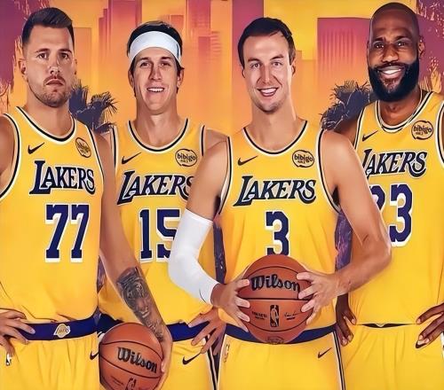 雷迪克“田忌赛马”收奇效，詹姆斯被批倚老卖老，火箭曝出好消息