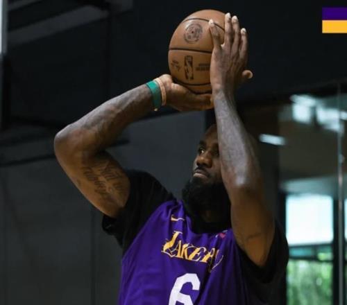 季后赛首战全部结束，湖人四数据领跑全联盟，防守改观更加关键