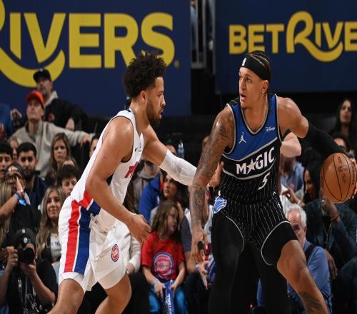 东部第一遭爆冷登全美热搜！班凯罗+小瓦>坎宁安：双拳难敌四手