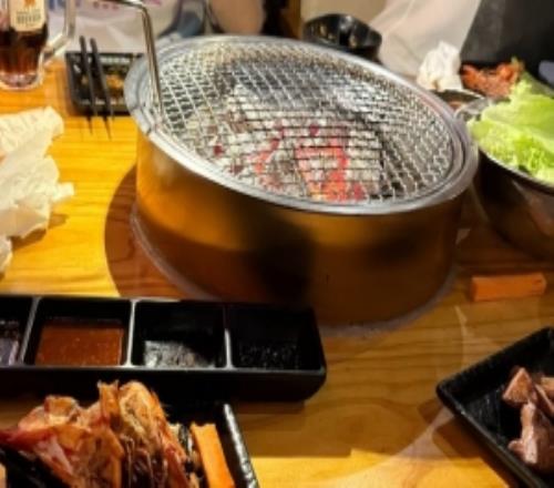 庆功宴开始！ON分享赛后聚餐照：今天吃烤肉