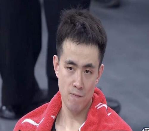 无地自容！辽宁男篮客场34分惨败上海，赵继伟：想找地缝钻进去