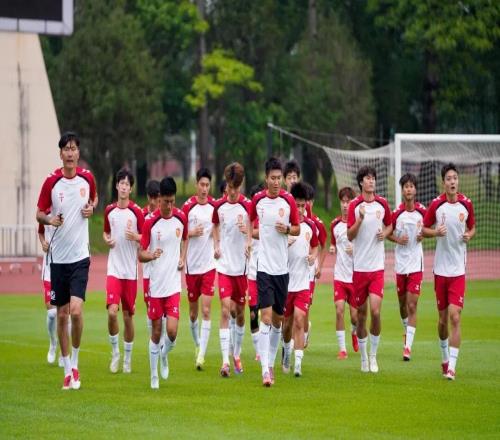 广东晨星创尔特出征中冠，恒大足校小将冲击中乙