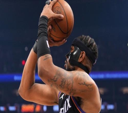 雷霆大胜太阳总分10：亚历山大25分17罚布克23分杰伦22+7+6