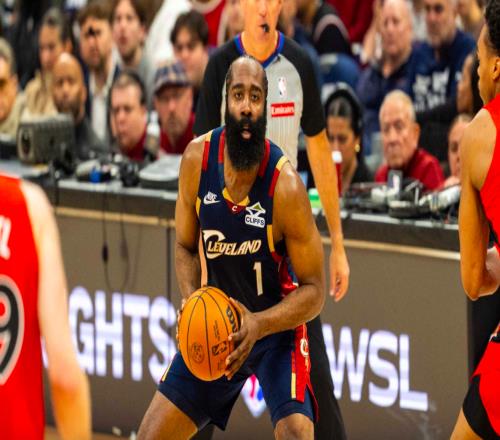 高效且全面！哈登14中9轰28+5+4+5断再迎季后赛里程碑骑士20