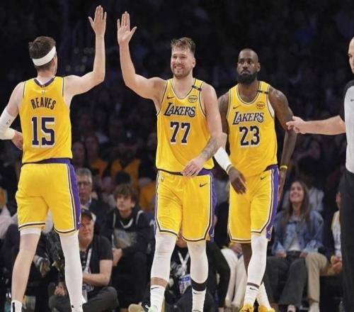 詹皇恐怖纪录加持！湖人火箭G2赛前：东契奇、杜兰特复出进度更新