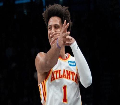 鹰王触底反弹17+8+3，麦科勒姆32分力压布伦森，老鹰逆转尼克斯