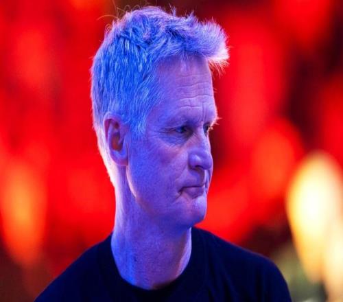 勇士队老板拉科布希望在与主帅科尔续约之前，得到科尔的一份保证