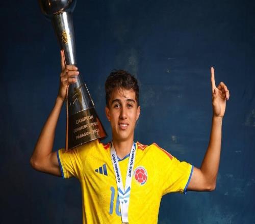 记者：拜仁有意17岁哥伦比亚小将马丁内斯，阿森纳也加入争夺