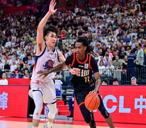 广州VS深圳万众瞩目！这场比赛将影响季后赛格局，成败在此一举