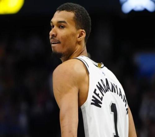 开拓者逆转！阿夫迪亚14+4亨德森爆发，文班伤退，福克斯末节拉胯