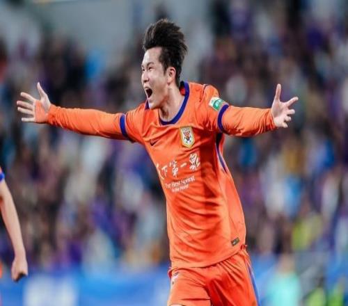 【中超】泽卡头槌陈泽仕远射建功泰山2比1逆转天津