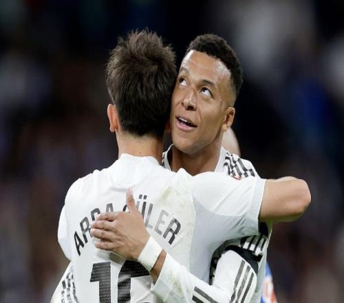 足坛一夜动态：国米32科莫冲双冠王，切尔西03造百年耻辱纪录