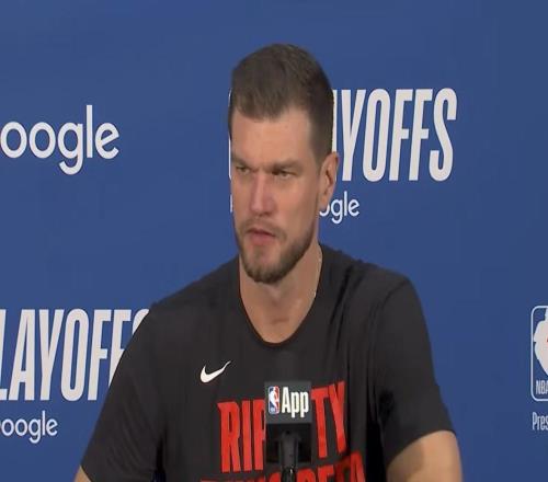 斯普利特：亨德森攻防俱佳帮我们赢下比赛，文班摔倒时很吓人