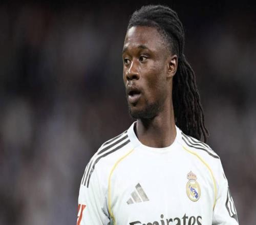 欧冠出局的情绪未平息，卡马文加在对阵阿拉维斯的比赛中被嘘