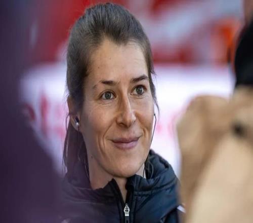 柏林联合把女足主帅塞给男足，这操作能打几分