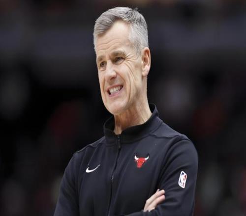 三大爆料！下课+获奖！湖人大利好！首轮稳了