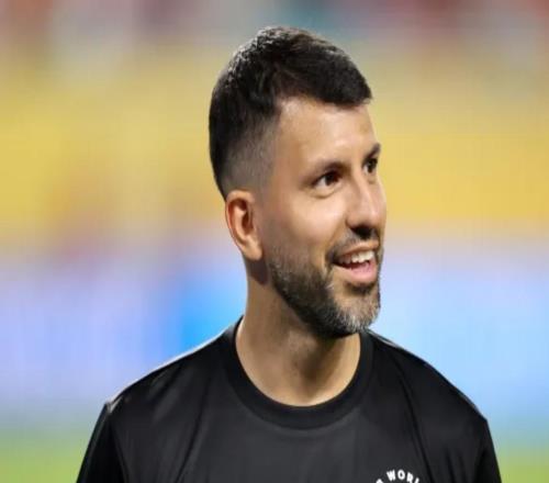 阿圭罗：亚马尔能摆脱看似不可能的局面，之前能做到的是梅西