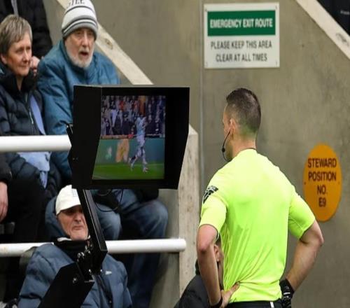 邮报：大多数俱乐部投票拒绝VAR，英冠将继续使用门线技术