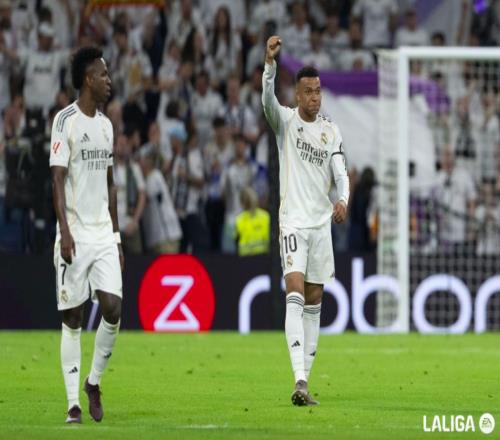 21！两大巨星同场闪耀13.4亿近5场首胜终反弹先赛落后榜首6分