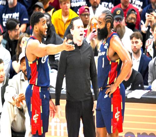 另一个詹姆斯，要带骑士夺冠了