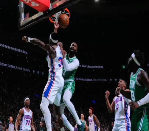 爆冷！绿军主场14分惨败76人，布朗砍36分，东部前三均丢主场优势