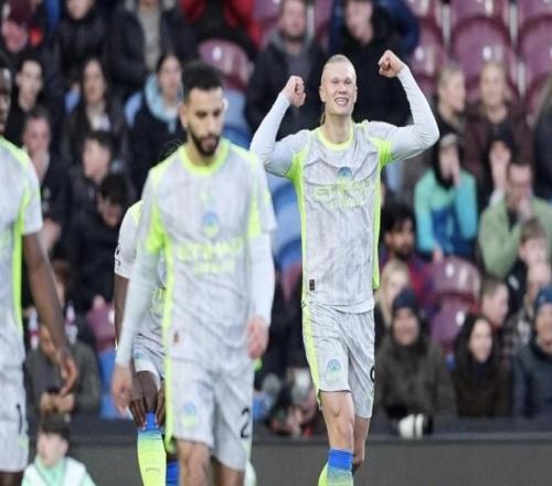 英超34轮曼城小胜伯恩利积分榜超越阿森纳暂居榜首位置