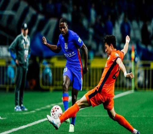 铭记场面申花主场力克青岛海牛吴曦迎来申花200场里程碑