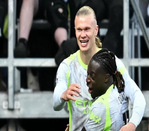 曼城1比0伯恩利登顶，哈兰德再成关键先生，英超争冠仍有悬念