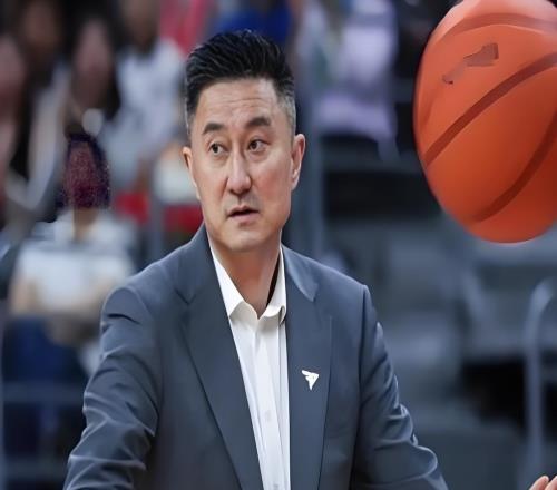 广东男篮新消息，杜锋大手一挥放弃萨林杰，北京首钢终于裁掉贝利