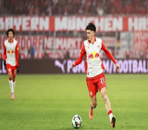 18岁边锋被三强疯抢，药厂刚回购就要卖