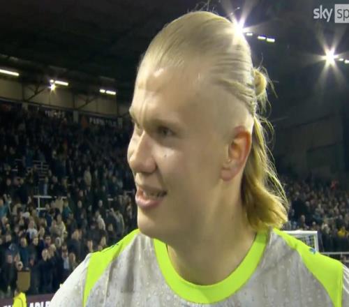 哈兰德：10的比分很棒，我超级开心，我们排名联赛榜首了