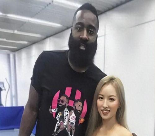 就在今天，韦德用16年创造的季后赛纪录，被哈登打破了