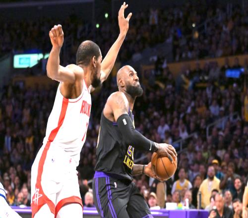 湖人新三驾马车就位，41岁的老詹要带一群失意之人创造奇迹