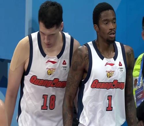 确认不打了！广东最强小外援正式赛季报销，杜锋痛失争冠底牌！