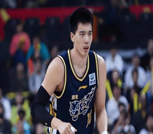 广东男篮今日动态！麦考尔确定缺席，拉科上演首秀，焦泊乔地位不保