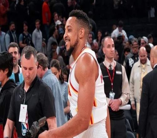 麦科勒姆绝杀尼克斯1比2落后，捡到宝了，老鹰真该感谢金州勇士