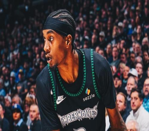 四届DPOY的含金量！戈登受伤，约基奇低迷，掘金队被连扳两局