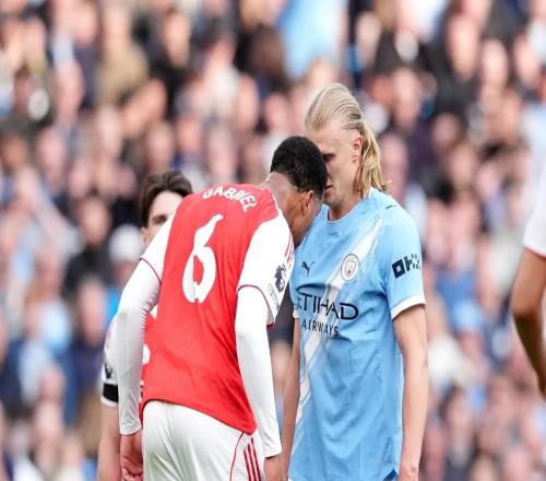 哈兰德和加布顶牛时没选择倒地基恩：如果是他爹肯定就倒的