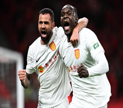 成立4年，中冠到中超第二！重庆背后那四个字，让所有投资人脸红