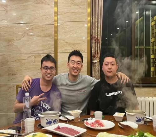 刘家成接班人多次狮子大开口全砸手里，球迷：卖人都卖不明白