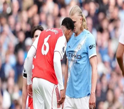 英超争冠冲刺，近十年最激烈