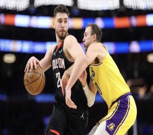 申京：02落后并没有感到沮丧，去年13落后我们也追到了抢七