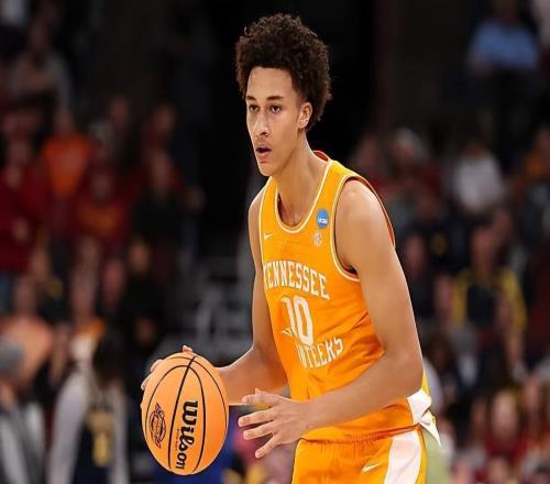 田纳西大一锋线将参加NBA选秀大会，他会有机会进入乐透区吗