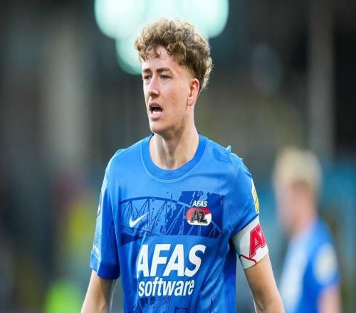 记者：阿尔克马尔中场迈南斯身价1000万，德甲、意甲球队有意