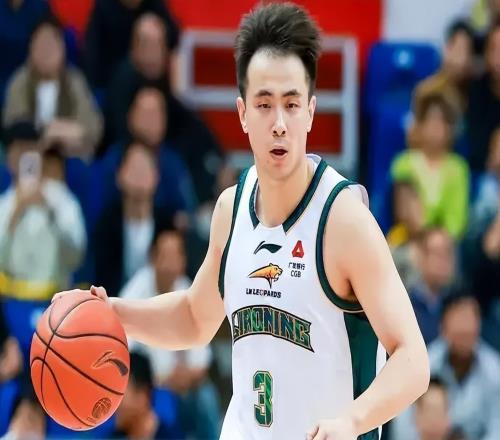 胜江苏发布会！乌戈直指二阵改变局势，赵继伟寄语季后赛回馈球迷