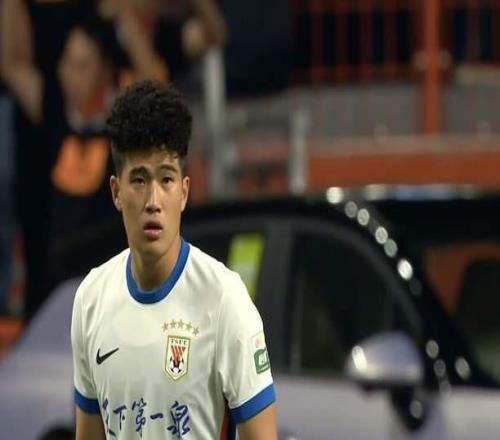 2大主力缺阵，泰山后防线重组彭啸+史松宸再搭档刘洋盯紧叶博亚