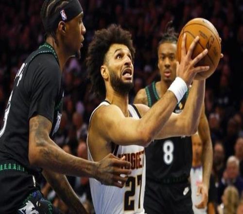 约基奇狂打铁遭痛扁穆雷发话：丝毫不慌，这就是个意外！